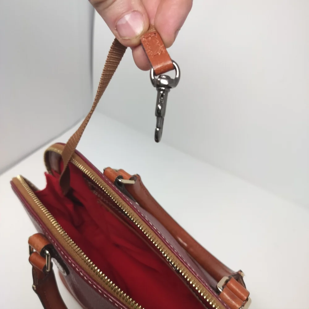 Dooney & Bourke Pebble Grain Zip Zip Satchel Bordeaux in great condition - Picture 15 of 16